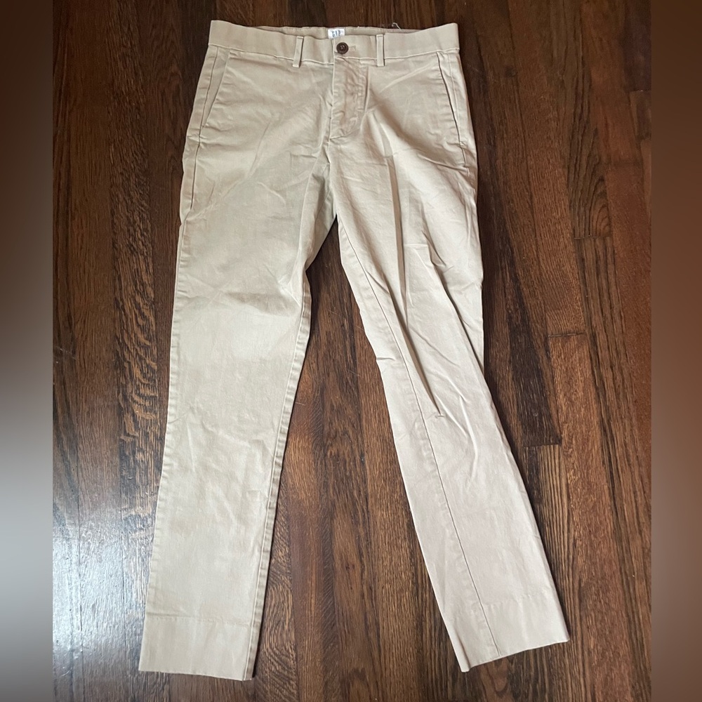 Gap men’s khaki pants